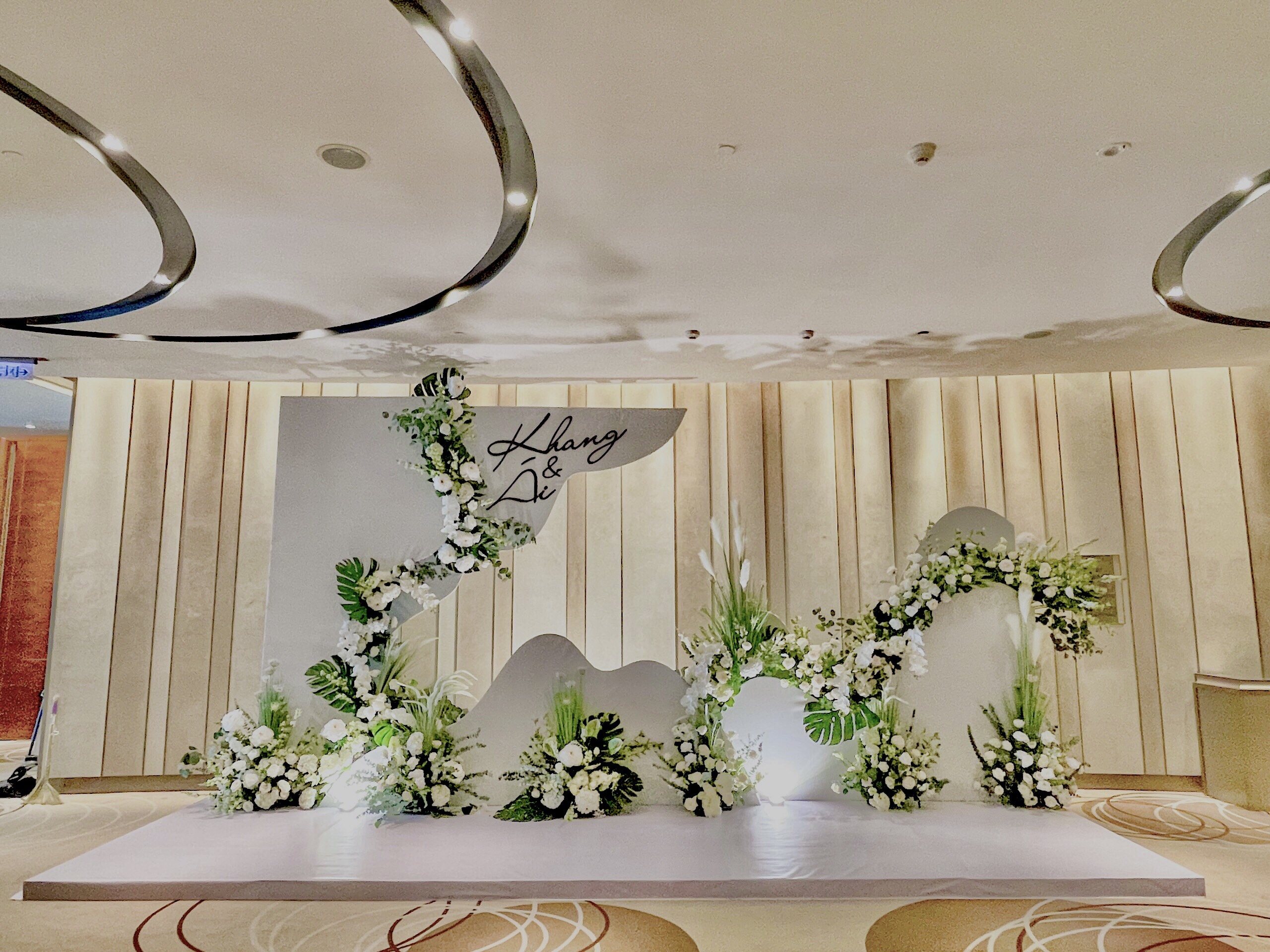 lưu ý khi thiết kế sân khấu đám cưới